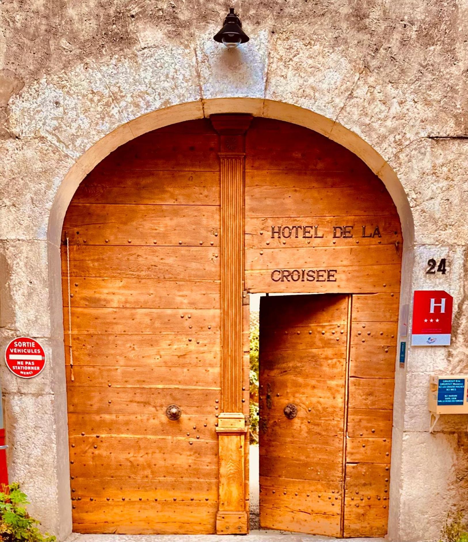 Hotel De La Croisee Poncin Exterior foto